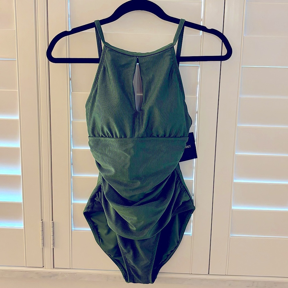 New With Tags Ellen Tracy Keyhole Bathing Suit